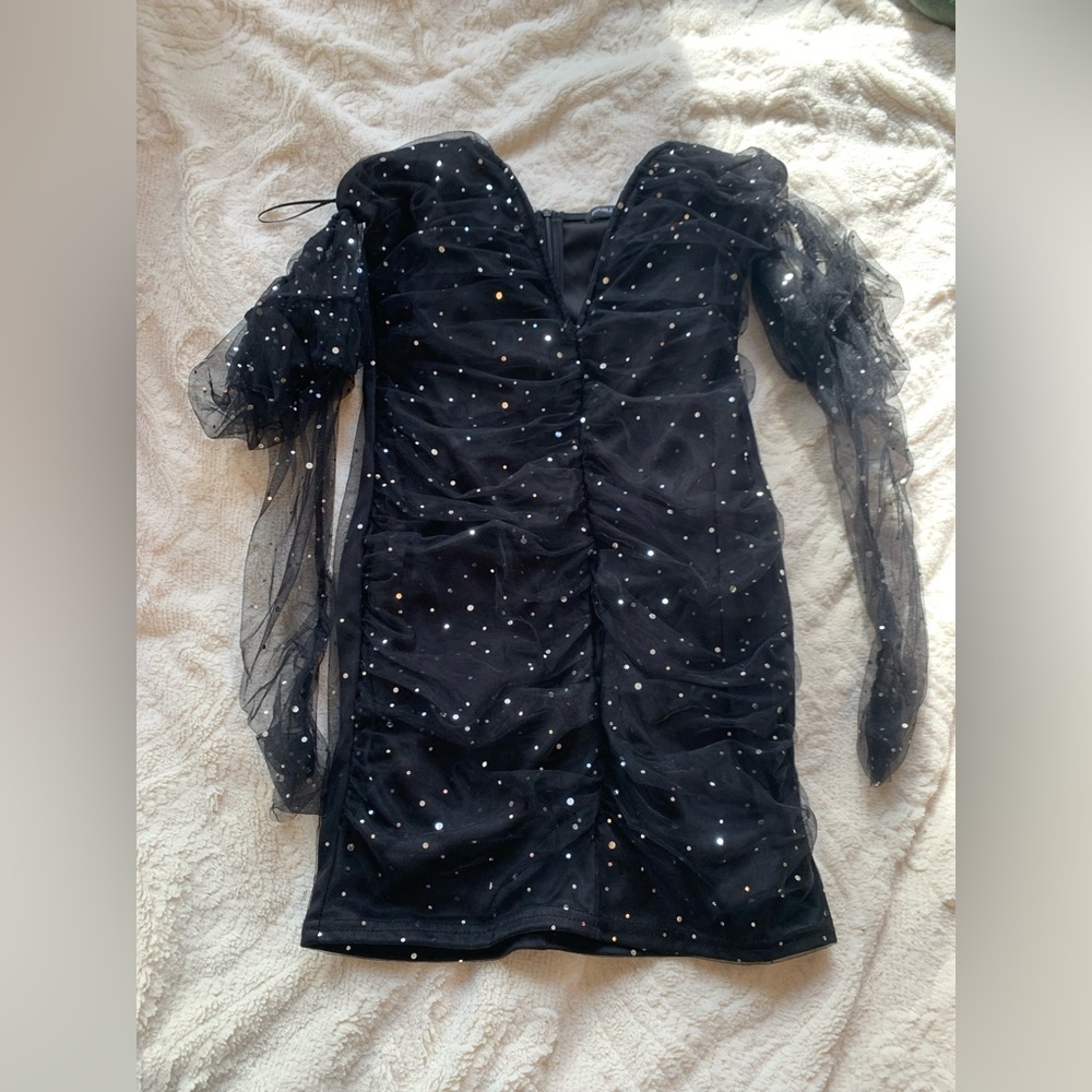 Black bodycon sequin dress